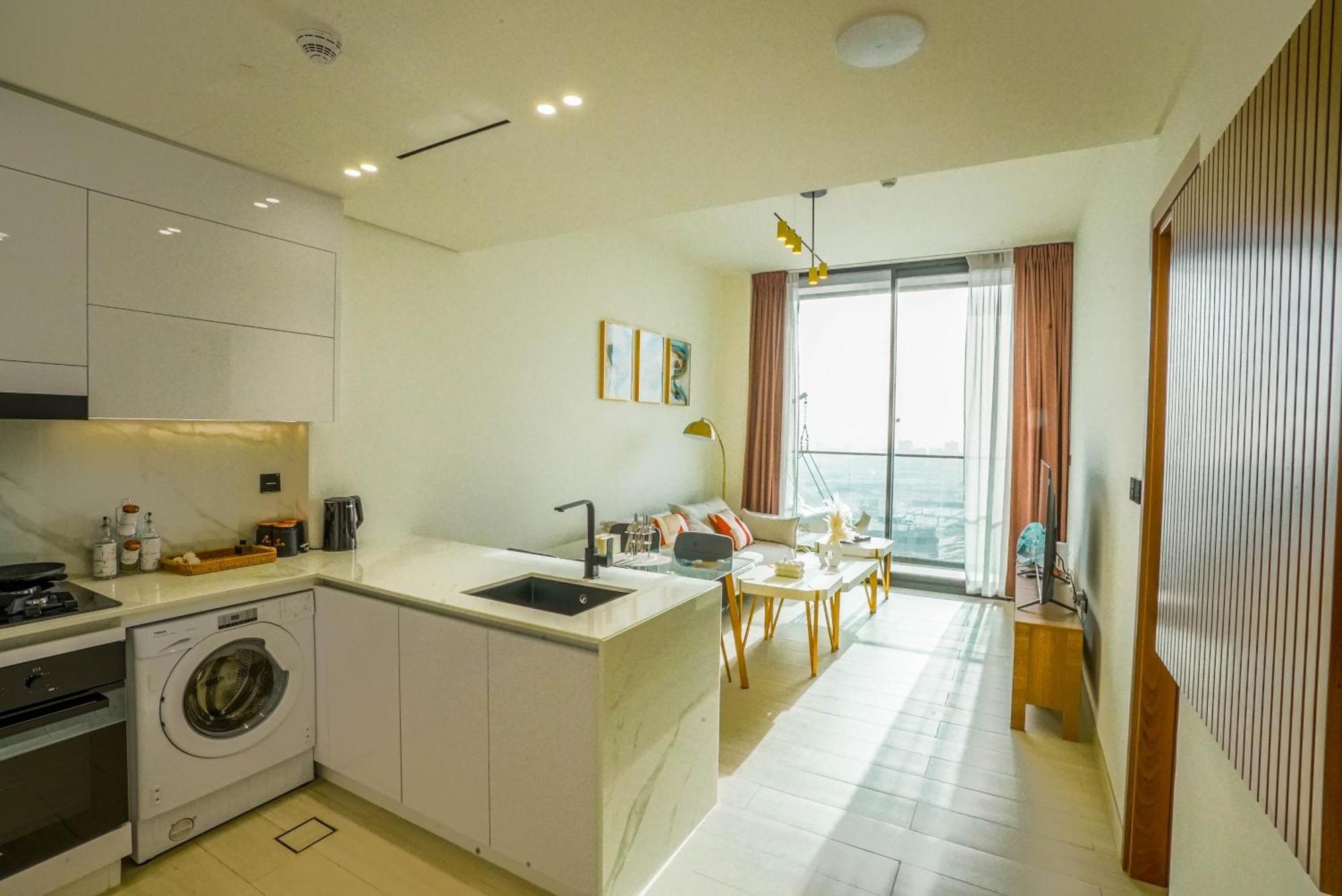 Binghatti Venus Jvc 1bhk * Dubai