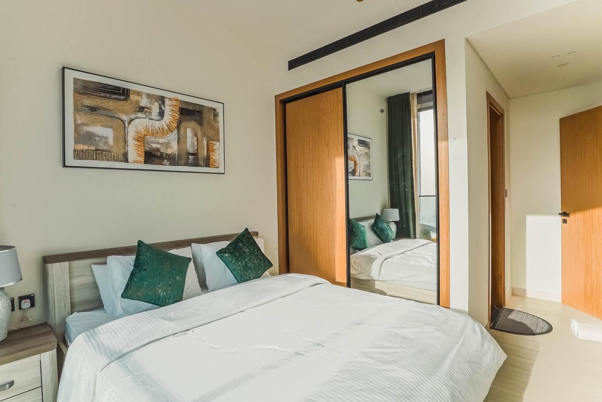 Binghatti Venus Jvc 1bhk Apartment *